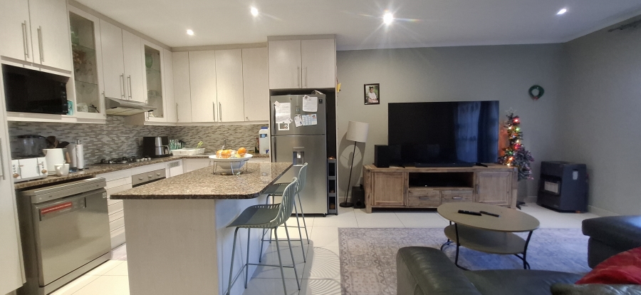 To Let 3 Bedroom Property for Rent in Beacon Bay Eastern Cape